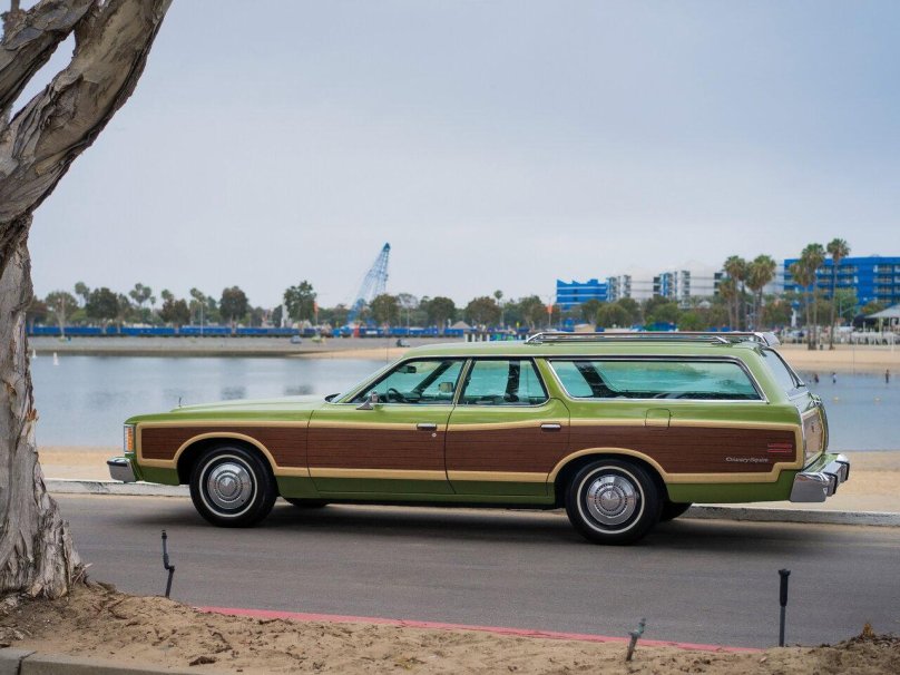 Ford Ltd Country Squire