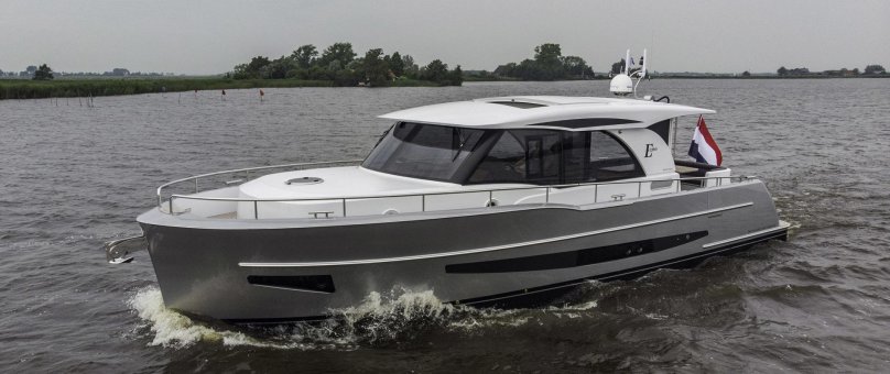 Катер катамаран