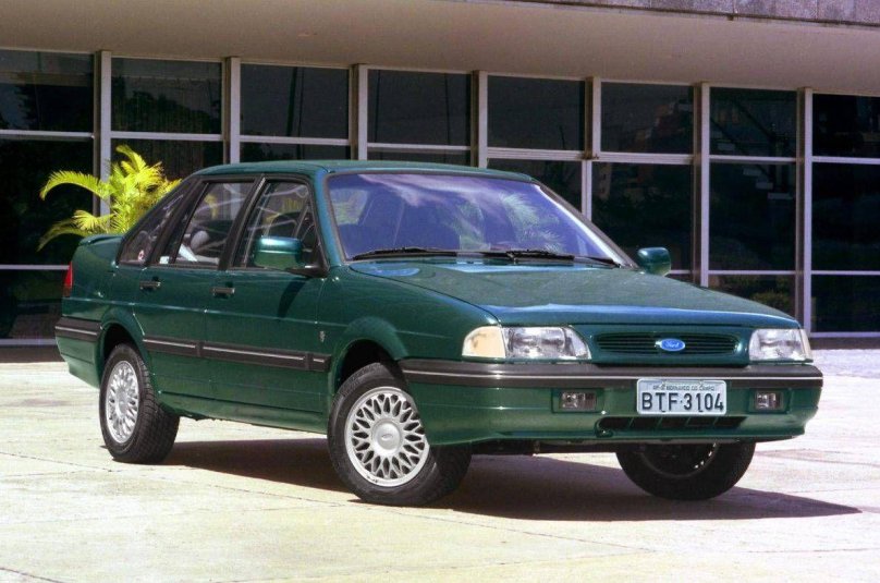 Volkswagen Santana / Ford Versailles