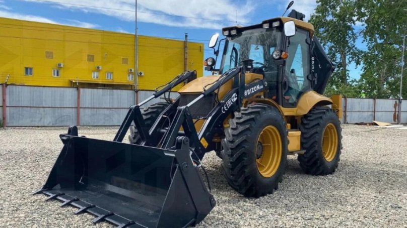 Bizon 888 экскаватор-погрузчик