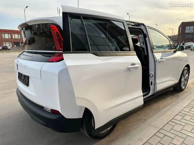 Белый FAW Bestune Nat