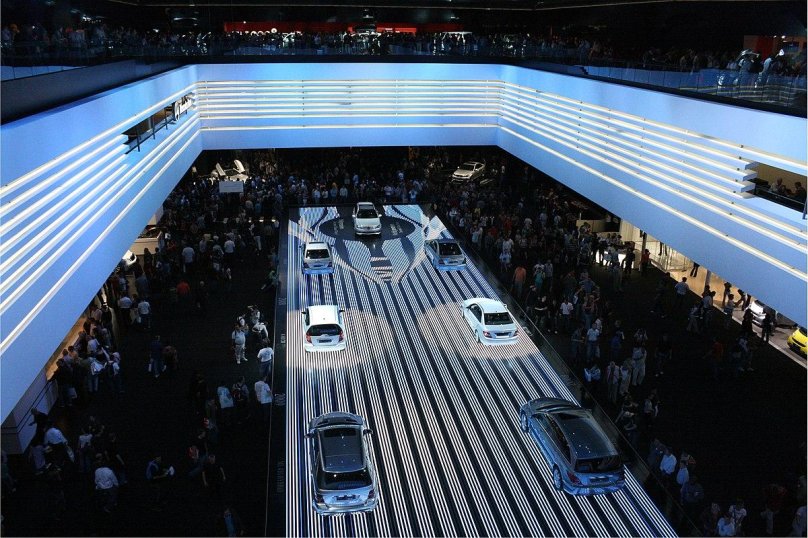 Автомобильный павильон Мерседес