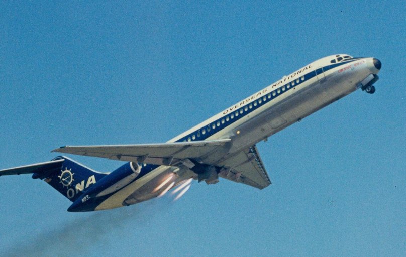 DC-9 самолет