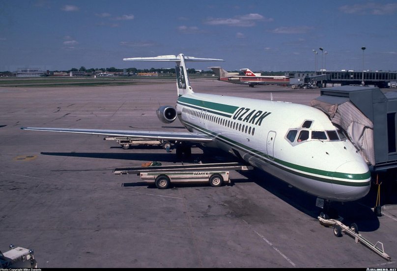 MCDONNELL Douglas DC-9