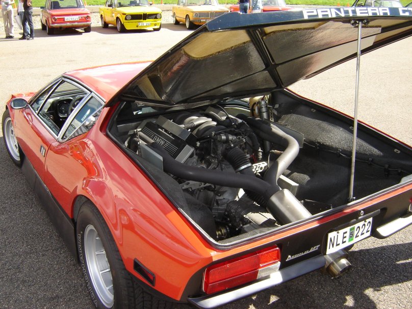 De Tomaso Pantera engine