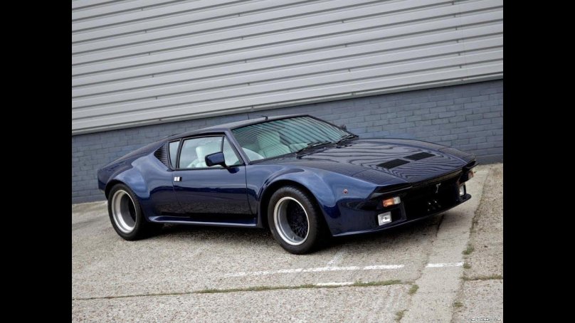 Машина de Tomaso Pantera