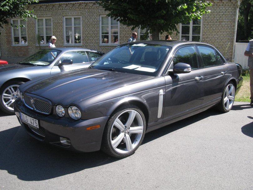 Jaguar XJR x300