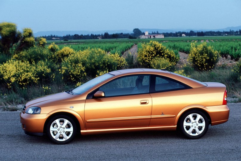 Opel Astra Coupe 2000