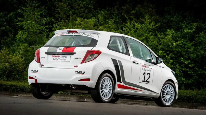 Toyota Yaris ралли