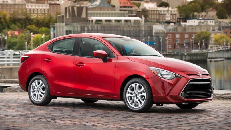 Тойота Ярис седан