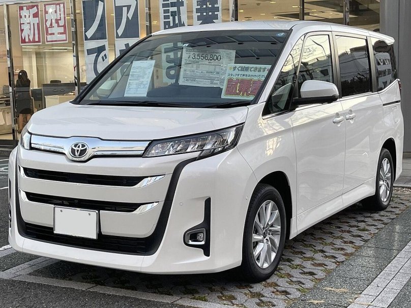 Toyota Noah 2022