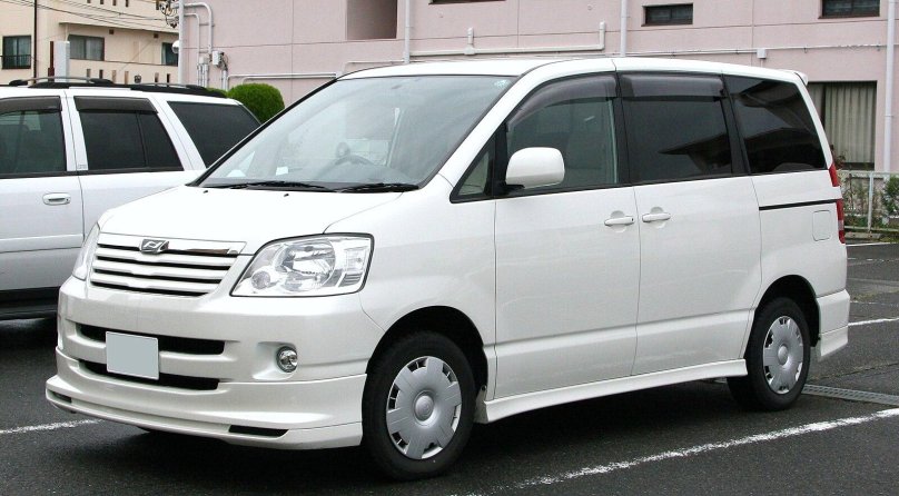 Toyota Noah 2001 2007