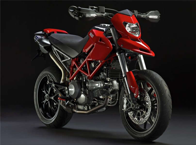 Hypermotard 796
