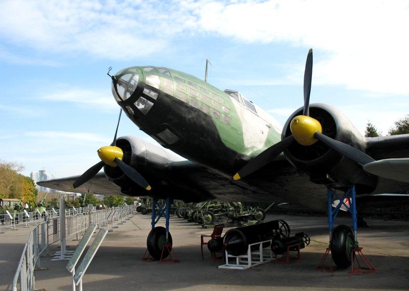 Самолет ил-4