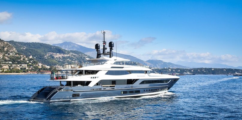 Яхта Atlante