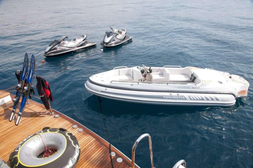 Яхта Baglietto 43m