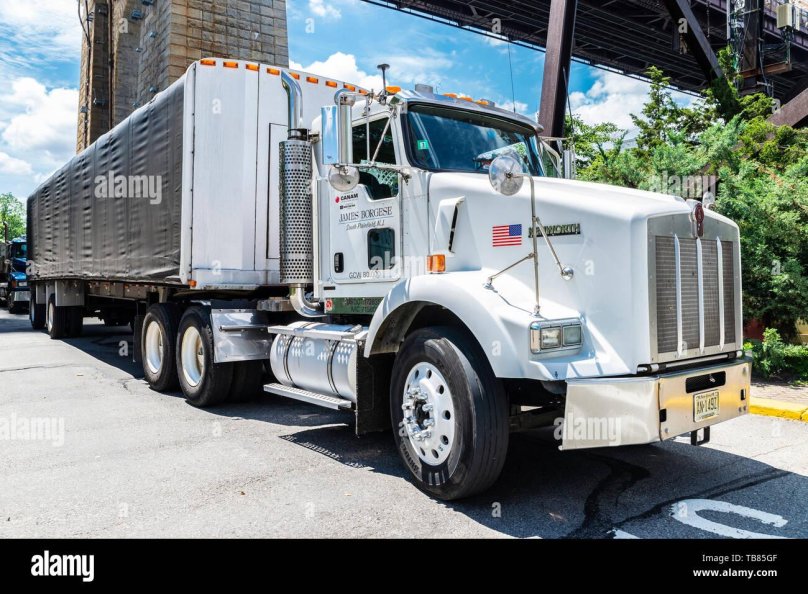 Грузовики из Нью-Йорка