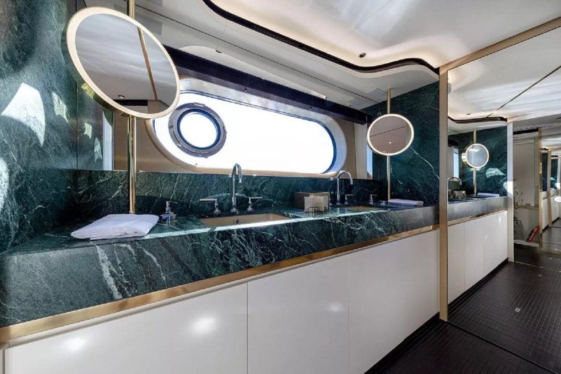 Яхта Магеллано 25 метри