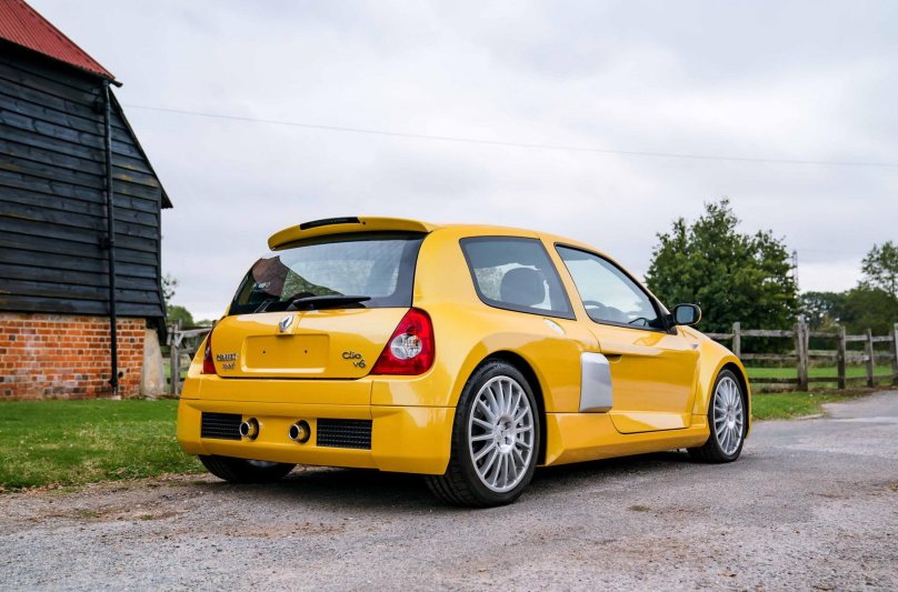 Рено Clio v6