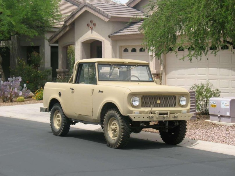 International Scout 800