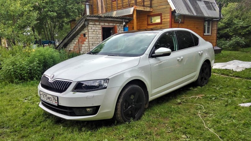 Skoda Octavia a7 белая