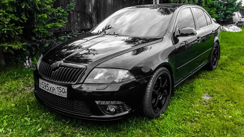 Skoda Octavia a5 RS черная