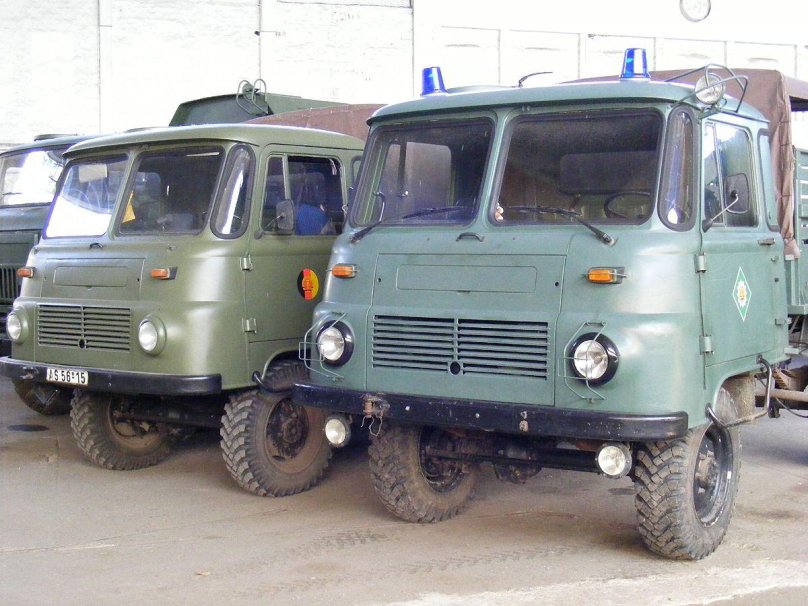 Робур ЛО 2002