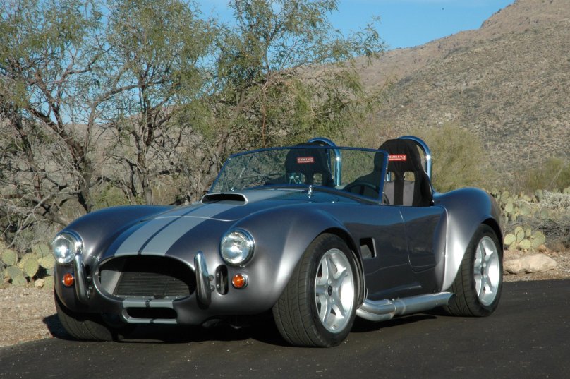 Машина AC Cobra