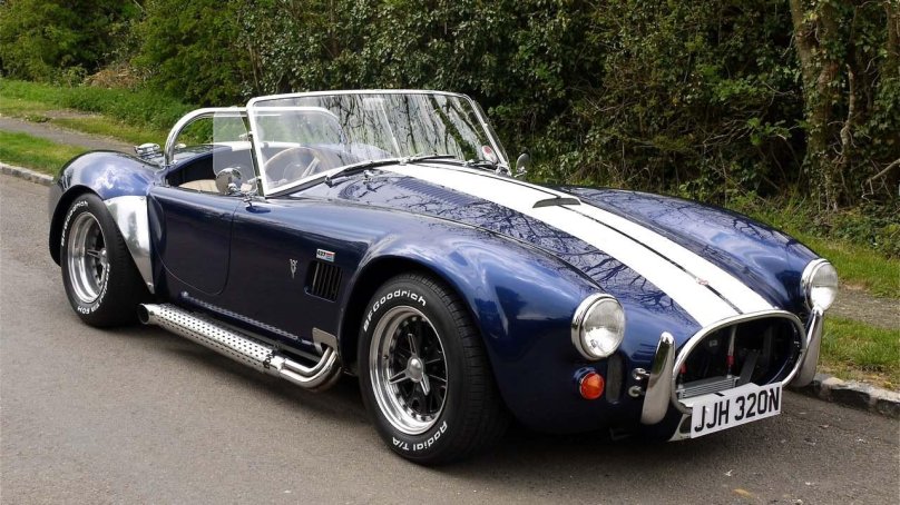 AC Cobra (автомобиль Shelby AC Cobra)