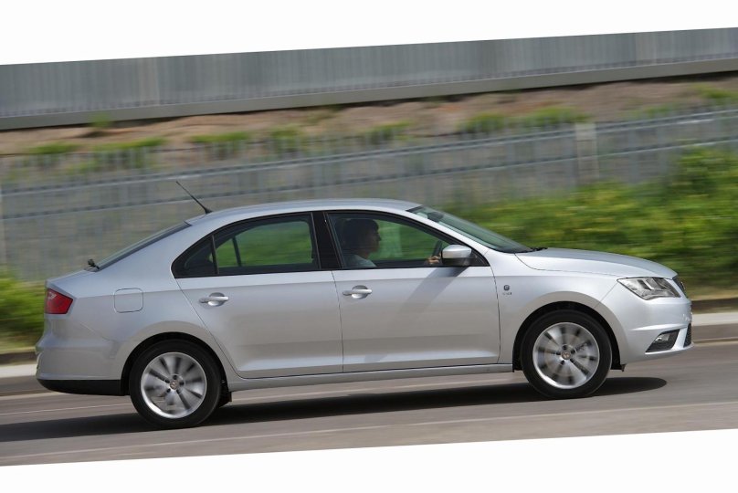 Seat Toledo седан