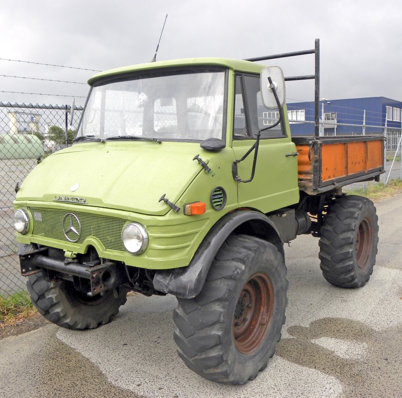 Унимог Мерседес 406