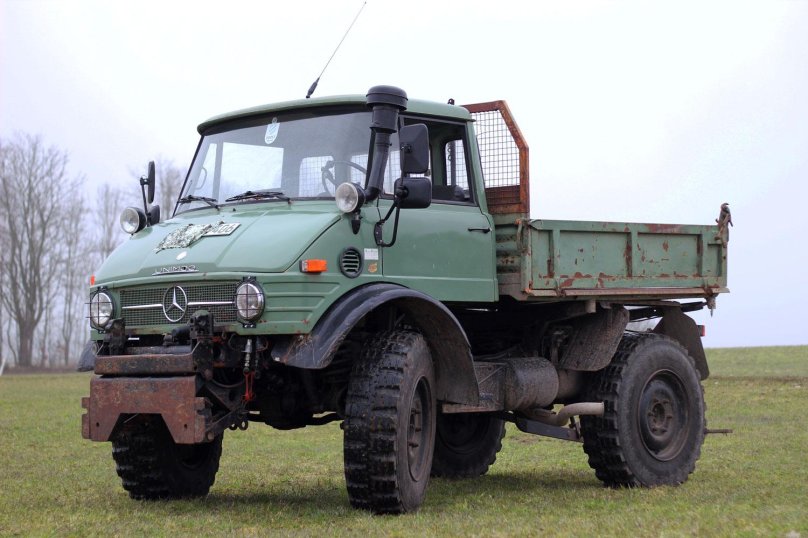 Mercedes-Benz Unimog 406