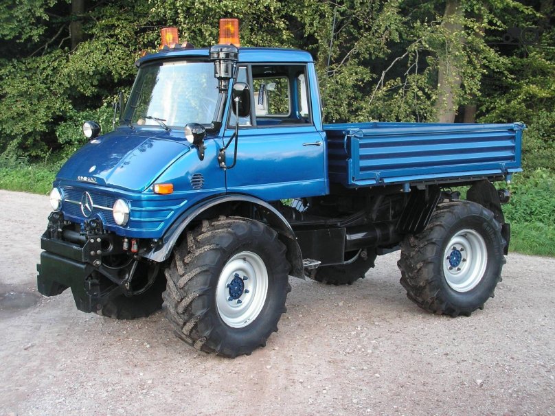 Унимог трактор