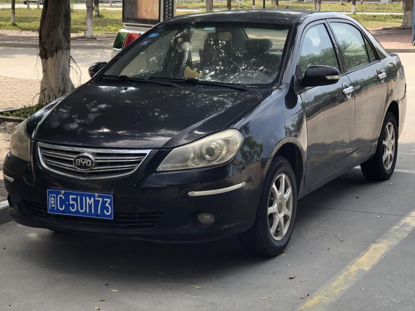 BYD e2