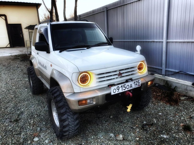 Митсубиси Паджеро Юниор