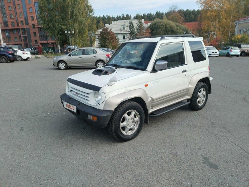 Mitsubishi Pajero Junior 1996 год
