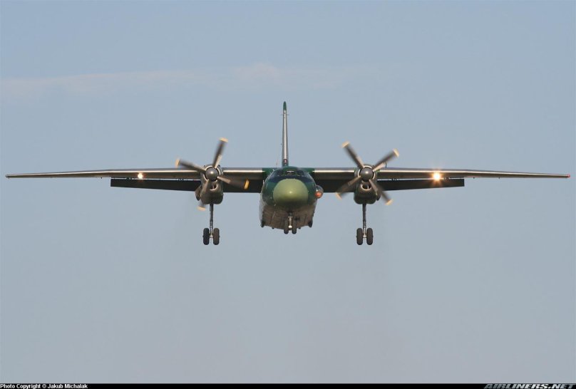 АН-26 спереди