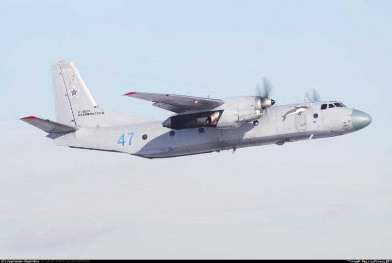 АН-26 военно-транспортный самолёт