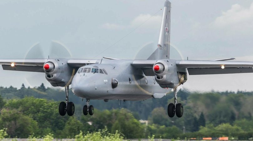 АН-26 военно-транспортный