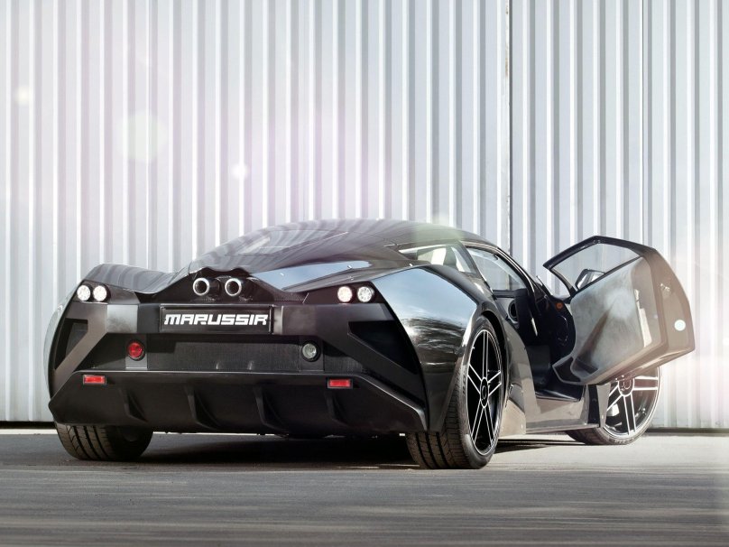 Спорткар Marussia b2