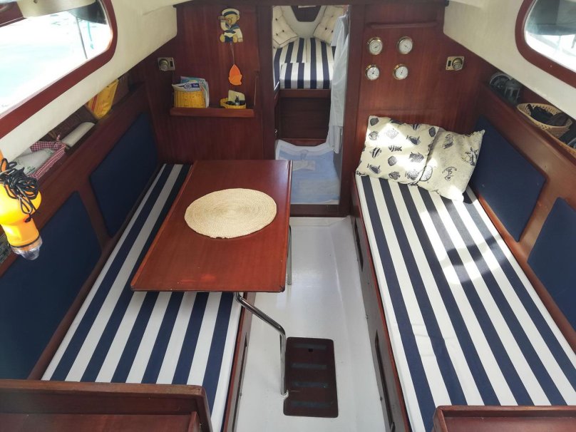 Яхта Albin Vega 27