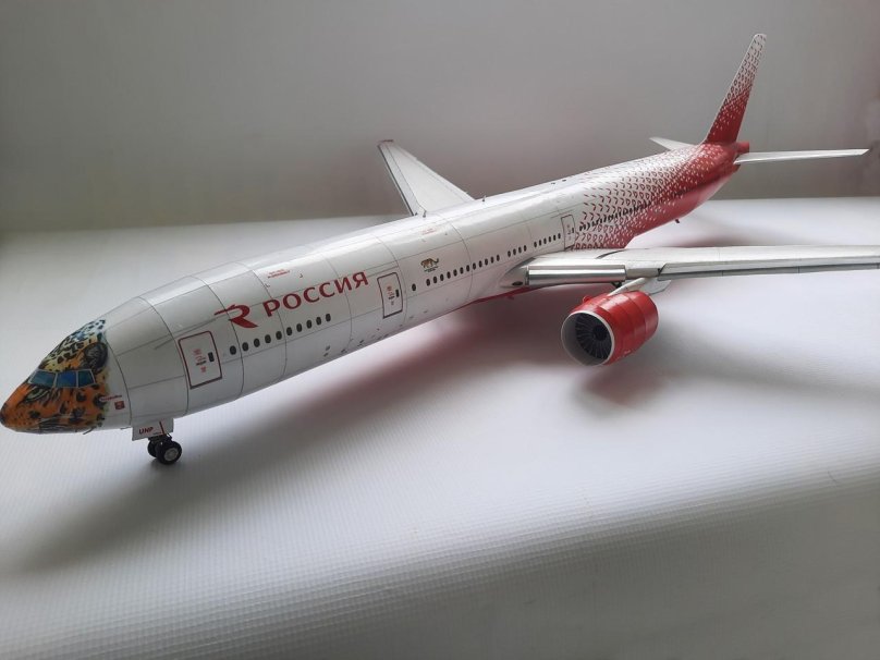 Модель самолета Боинг 777 300