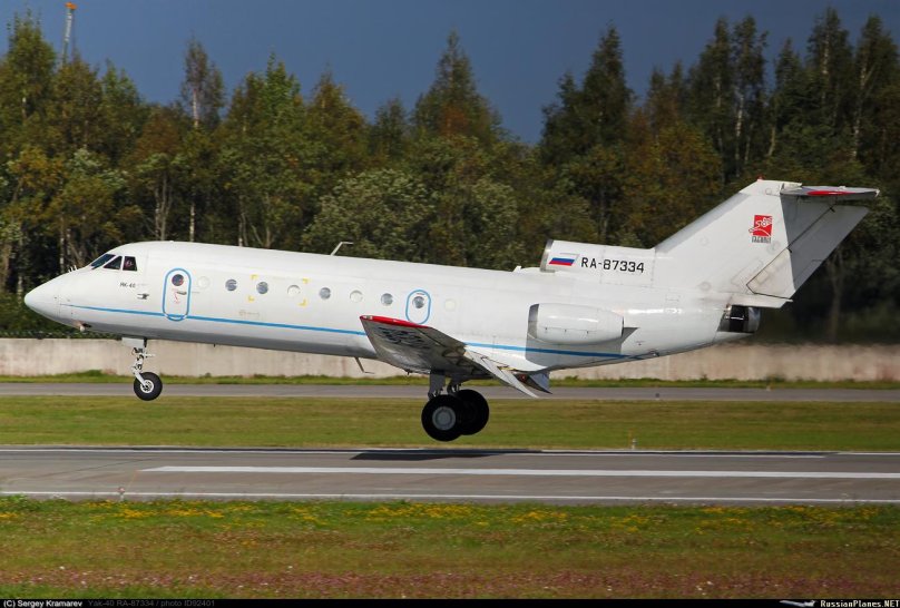 Yakovlev / Jakovlev Yak 40