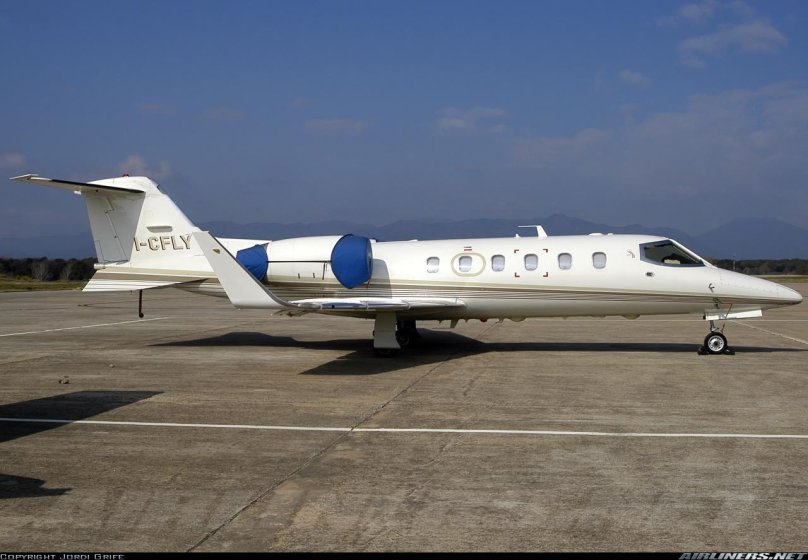Learjet 75сбоку
