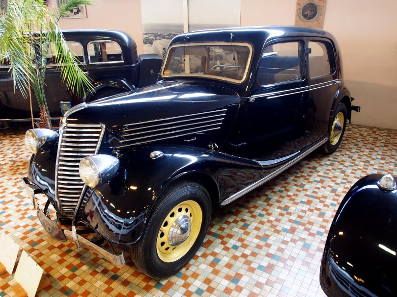Renault Primaquatre Berline 1939