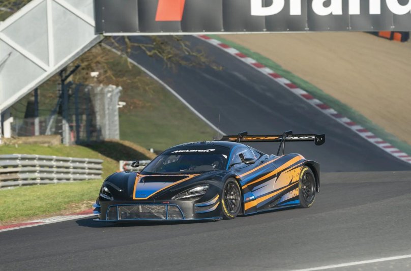 MCLAREN 720s gt3 EVO