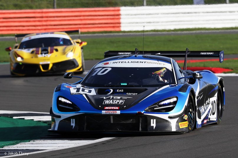 MCLAREN 720s gt3 EVO