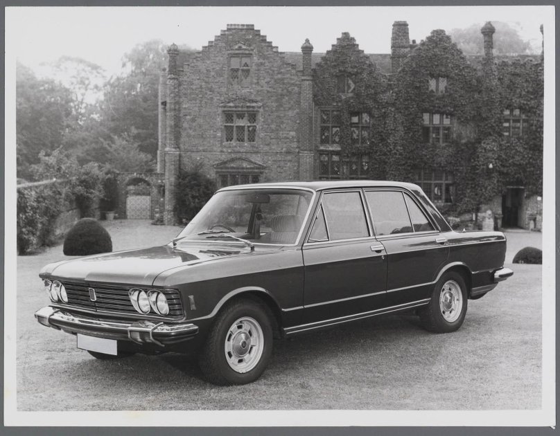 Фиат 130 седан