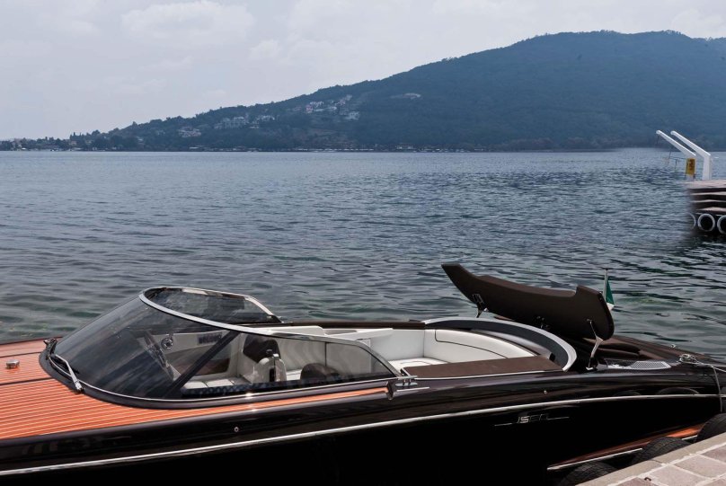 Катер Riva Iseo