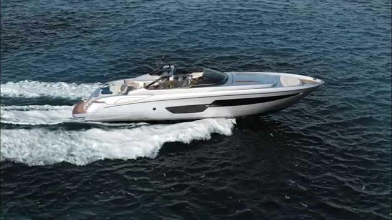 Yacht Riva 88 Domino